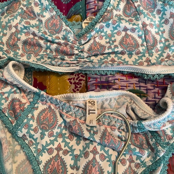 Spell bloomers. - Picture 2 of 3